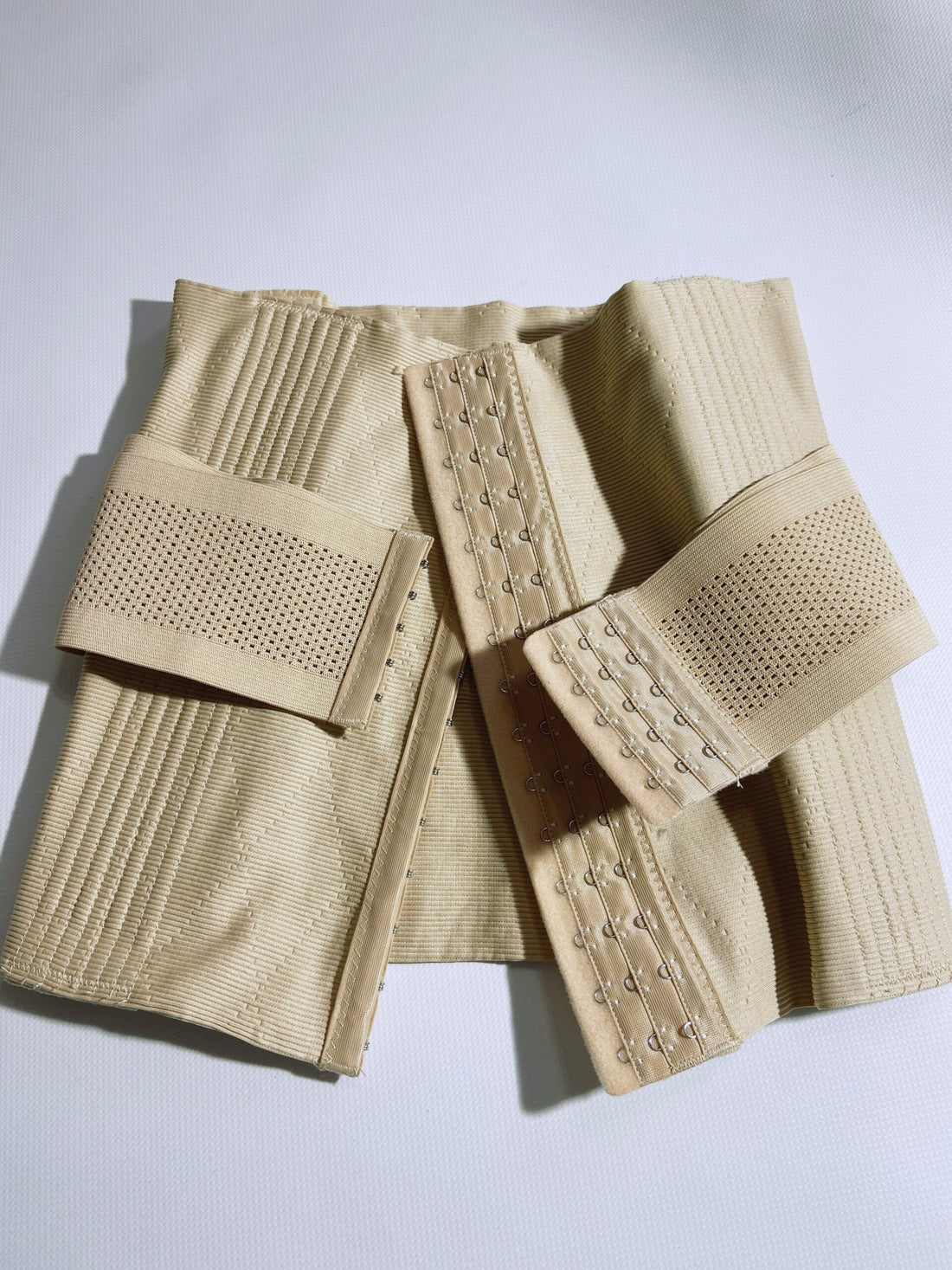 Orthopädisches Korsett mit 16 Stützstreben und zusätzlicher Fixierung (5114) Schwarz